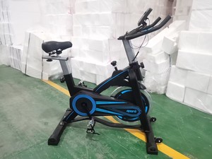 Bici da Spinning Professionale da Fabbrica per Ingrosso, con <span class=keywords><strong>Volano</strong></span> da 13 kg, Magnetica, per Palestra e Casa - Product Image 3