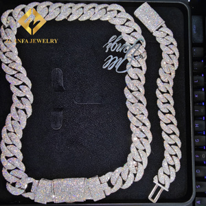 Collier pour homme épais et lourd, chaîne cubaine Miami en moissanite VVS sertie clos, certifiée GRA, en argent 925 - Product Image 1