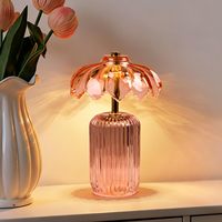 Spot LED sans fil pour armoire en verre, à piles, commande par bouton, angle réglable, lumière d'ambiance, veilleuse, luxe discret