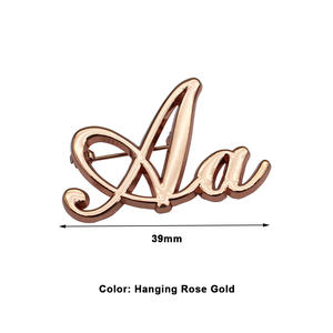 دبوس طية صدر بتصميم مخصص حسب الطلب (OEM/ODM) عالي الجودة، دبوس بروش معدني بحروف وشعار وعلامة تجارية بخيارات ألوان متعددة - Product Image 5