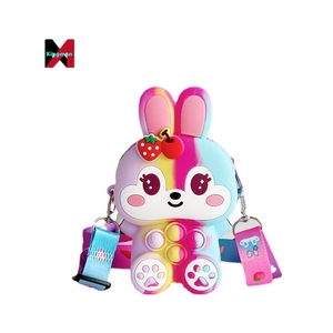 Vanguard <span class=keywords><strong>2022</strong></span> nouvelle mode fraise lapin dessin animé enfants sac en Silicone bandoulière tout match étudiant porte-monnaie - Product Image 5