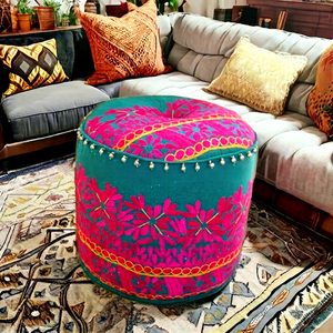 Poufs en tissu brodé vintage/tabourets élégants pour la décoration intérieure - Product Image 1