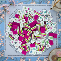 En stock : Ensemble de Mahjong américain de luxe moderne de 160 tuiles, avec tapis en acrylique rose Art Déco et jeu de poker portable gravé vert 4 couches