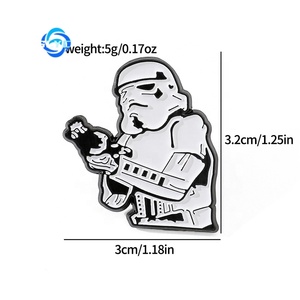 Distintivo accessorio moderno creativo con spilla in metallo con stampa digitale Star Wars simpatici personaggi dei film lasciano cadere la decorazione con perno in lega d'olio - Product Image 2