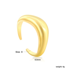 Bague ouverte épaisse personnalisable en acier inoxydable plaqué or 18 carats, étanche, ajustable pour femme - Product Image 2