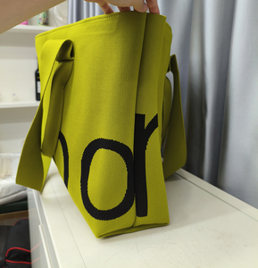 Grand sac fourre-tout tendance en jacquard tricoté 3D avec logo personnalisé pour femme, idéal pour les courses et la plage, avec personnalisation de marque - Product Image 5