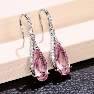 Orecchini Pendenti Lunghi a Goccia in Cristallo Rosa a Forma di Pera per Donne, Eleganti Accessori da Festa - Product Image 1