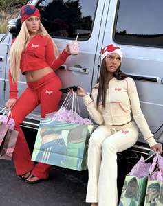 <span class=keywords><strong>Ensemble</strong></span> <span class=keywords><strong>de</strong></span> survêtement personnalisé pour <span class=keywords><strong>femme</strong></span> en coton gaufré par Raven Tracy : veste à capuche zippée et <span class=keywords><strong>pantalon</strong></span> évasé à jambes larges - Product Image 1