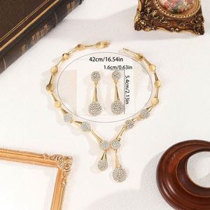 Ensemble Collier, Boucles d'Oreilles, Bague et Bracelet en Plaqué Or avec Strass et Motifs Floraux, Style Punk, pour Anniversaire, Exquis, Europe et États-Unis - Product Image 2