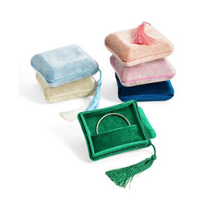 Caja de Joyería de Terciopelo Rectangular de Lujo con Logotipo Personalizado al por Mayor, Caja de Almacenamiento de Anillos y Pulseras de Lujo para Viaje - Product Image 2