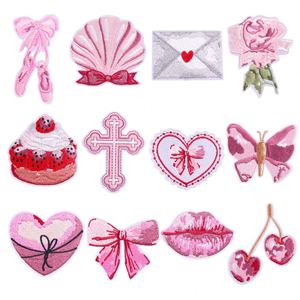 Parches Termoadhesivos Bordados al por Mayor, Parche de Cereza Pequeña y Flor Cruzada Clásica Rosa de Moda para Ropa y Sombreros - Product Image 1