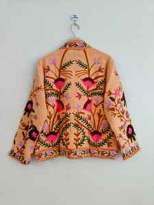 Chaqueta de Algodón Bordada Suzani Vintage, Abrigo Boho Chic TNT, Prenda Exterior Floral Uzbeka Hecha a Mano, Chaqueta de Algodón Suzani - Product Image 5
