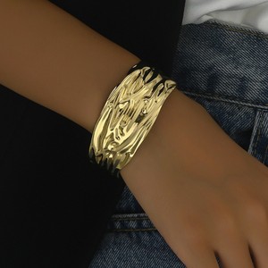 Punk Ice Creak Pattern Metal Wide Open Cuff Pulseras y brazaletes para mujer Vintage Gold Silver Long Hand Bracelet Jewelry Gift - Product Image 2