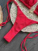 Populaire Sexy Braziliaanse String Bikini Sets Effen Rode Strandkleding Voor Dames Badpak String Badpak Tweedelige Set