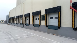 Cadre en aluminium Accessoires de porte et fenêtre en bois Joint de quai en éponge isolé et durable pour le chargement d'entrepôt Fourni en usine - Product Image 4
