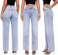 Jean Coquette en denim délavé bleu clair, coupe décontractée à jambe large, avec broderie nœud et quatre poches, idéal pour les sorties urbaines