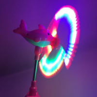 Moulin à vent musical électrique lumineux coloré en forme de poisson, baguette magique éblouissante pour fête, idéal pour les stands de marché et les places publiques