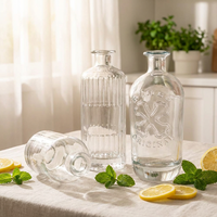 Bouteille de liqueur en verre personnalisée à ligne verticale de 700 ml pour la vodka, le gin, le whisky, les spiritueux, avec bouchon en liège