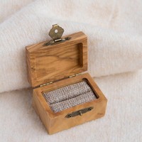 Boîte à bijoux Boîte à bagues pour couple Boîte à bagues carrée en bois Koa Peut graver un logo personnalisé En stock style rétro
