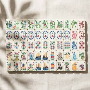 Set di Mahjong Americano di Lusso Tema Natura Selvatica di Katherine Hartman, Tessere in Porcellana Bianca con Animali e Joker, Edizione Boutique - Product Image 1