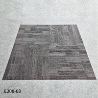 Dalles de moquette modernes en nylon à boucles rayées, antidérapantes, extra épaisses, avec support non tissé, 50x50, pour espaces commerciaux, bureaux, hôtels, salons