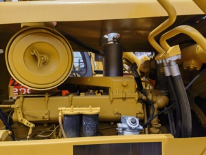 รถดันดินตีนตะขาบ CAT D6D มือสองใช้งานน้อย ทนทาน เหมาะสำหรับงานทำความสะอาดลานเหมืองและเตรียมพื้นฐาน - Product Image 6
