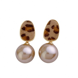 Boucles d'oreilles pendantes exagérées en flanelle à imprimé léopard vintage en or véritable plaqué cuivre, nouvelle mode haut de gamme pour femmes, automne-hiver - Product Image 5