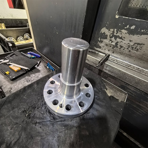 Accouplement en acier allié de qualité supérieure Pièces forgées de précision à haute densité et résistance pour l'utilisation de machines industrielles - Product Image 1