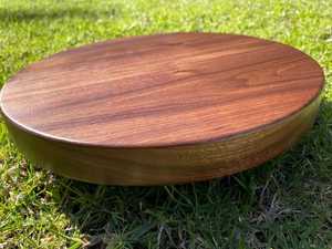 Elegante Tabla de Cortar de Madera Hecha de Madera de Acacia y Mango de Alta Calidad que Ofrece un Corte Duradero y Ecológico - Product Image 5