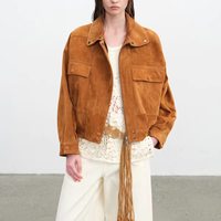 Veste décontractée en daim beige pour femme, style usine, avec poignets boutonnés et poches obliques, idéale pour le brunch
