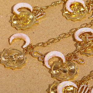 Collar ZX Retro Dorado con Colgante de Ópalo Luna Nueva y Runas de los 12 Signos del Zodiaco, Joyería de Ópalo Girasol de Latón para Mujer, el Mejor Regalo para Ella - Product Image 1