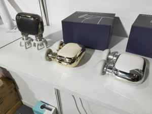 Massaggiatore Portatile Yixuan a Percussione e Vibrazione, Mini Pistola per Massaggio Muscolare Sportivo con Motore Brushless - Product Image 4