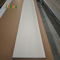 Panneau de plafond en PVC imperméable, ignifuge, résistant à l'humidité, facile à installer pour la décoration intérieure de salle de bain, cuisine, hôtel