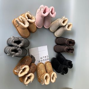 ¡Novedad de 2023! <span class=keywords><strong>Botas</strong></span> de nieve cálidas diarias informales elegantes para mamá y yo, botines cortos de piel de Cachemira de cuero de vaca GENUINO en el interior - Product Image 1