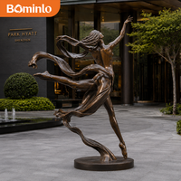 Sculpture d'art contemporaine représentant une femme dansant sur socle, pour l'entrée des complexes hôteliers, les espaces publics et les projets architecturaux