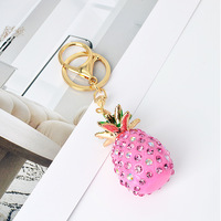 Porte-clés Ananas en Strass avec Fermoir Mousqueton Doré, Breloque de Sac en Forme de Fruit, Pendentif Incrusté de Cristaux pour Femme, Sac à Main, Clé de Voiture, Cadeau