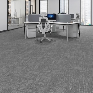 Alfombra Modular Comercial Moderna de Polipropileno con Bucle, Diseño a Rayas, Acolchada, con Base de PVC - Product Image 1