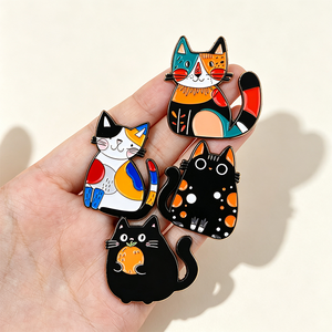 Ensemble de broches en émail personnalisées en usine, motif chat Kawaii, chat noir à pois mignon tenant un chaton <span class=keywords><strong>orange</strong></span> à blocs de couleur, broche en métal pour cadeau - Product Image 6