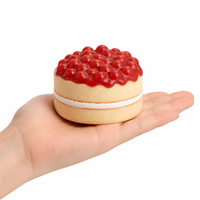 Jouet Squishy Gâteau à Remontée Lente, Balle Anti-Stress Squishy Gâteau à la Crème Réaliste, Jouet Sensoriel Doux pour Enfants et Adultes à Jouer sur le Bureau