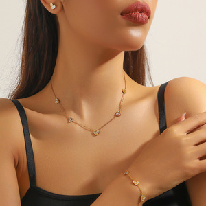 Ensemble de bijoux 3 pièces en acier inoxydable plaqué or 18 carats, étanche et inaltérable, avec collier, <span class=keywords><strong>bracelet</strong></span> et boucles <span class=keywords><strong>d</strong></span>'oreilles en zircon, vente en gros - Product Image 3