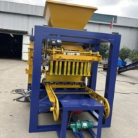 Machine à fabriquer des blocs hydrauliques QT4-24 pour les usines de matériaux de construction africaines