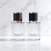 Flacon de parfum en verre de luxe rectangulaire avec bouchon magnétique, estampé or, 30/50/100 ml, avec pompe pulvérisatrice, rechargeable, diffuseur à bâtonnets, faible MOQ, avec boîte