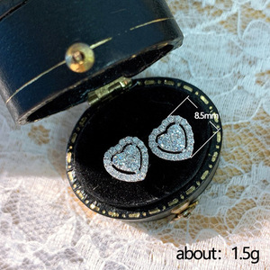 Mini aretes con forma de corazón para mujer, lindos, minimalistas, para uso diario, accesorios de moda - Product Image 5