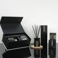 Ensemble cadeau de bougie parfumée rouge de luxe et diffuseur à bâtonnets avec emballage personnalisé pour la fragrance d'intérieur