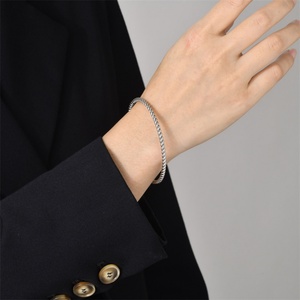 Wholesale 3mm Twist Bangle Gold Vacuum Plated Stainless Steel <b>Bracelet</b> for Women - Product Image 4