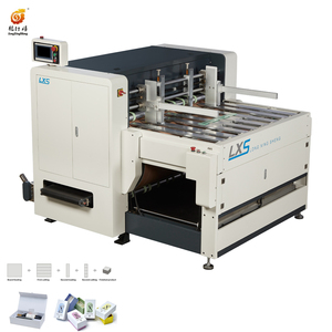 <span class=keywords><strong>Machine</strong></span> de découpe automatique de carton de haute précision contrôlée par PLC LS-1200F avec moteur, vitesse de 10 à 20 m/min pour la production de boîtes rigides - Product Image 1
