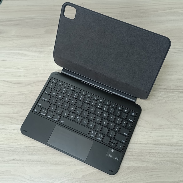 Customized OEM Keyboard Case Magnetic Keyboard Cover For iPad Air 11 A16 Pro 13 Tablet protective flip case with BT Touchpad