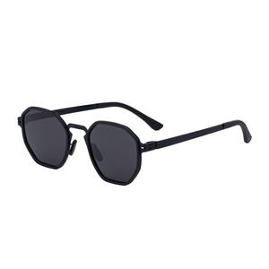 Gafas de Sol Polarizadas para Hombre My 98325, Montura Metálica Negra, Lentes TAC con Protección UV400, Estilo para Pesca y Conducción - Product Image 3