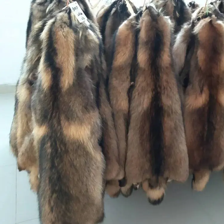 High Quality Natural Fox Fur and Raccoon Fur Hides Pelts Raw Fur Skin