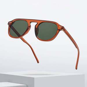 Lunettes de soleil rétro ovales punk personnalisées avec logo 2025 pour hommes et femmes, protection UV400, verres vert foncé, rivets sportifs, pour hommes et femmes - Product Image 1